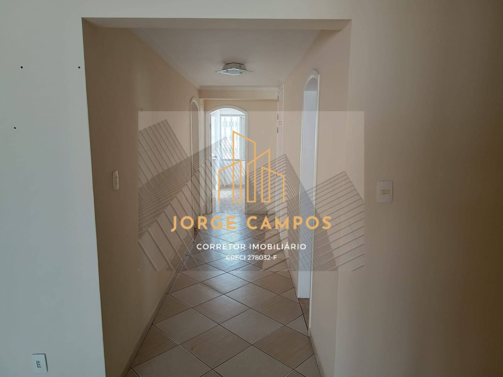 Casa à venda com 4 quartos, 220m² - Foto 8