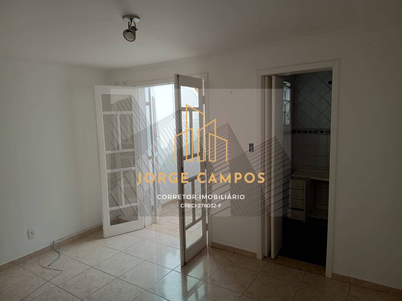 Casa à venda com 4 quartos, 220m² - Foto 11