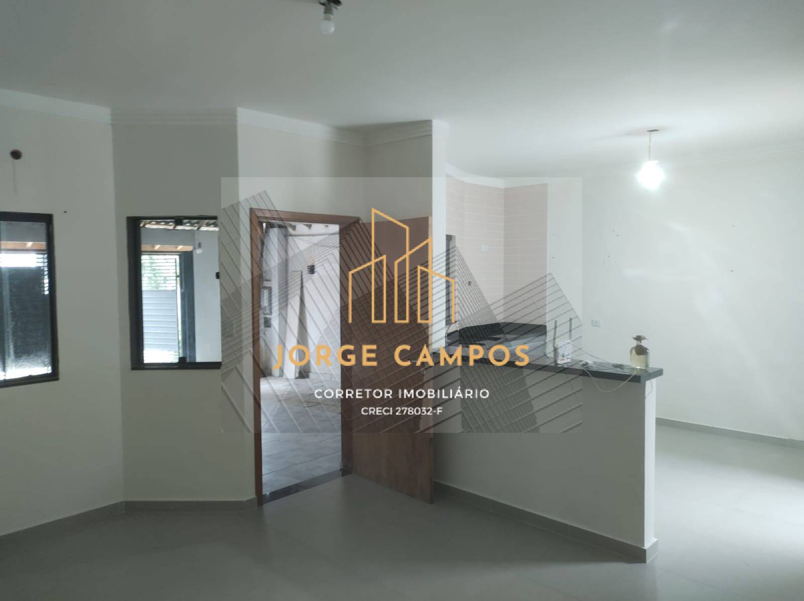 Casa à venda com 3 quartos, 85m² - Foto 1