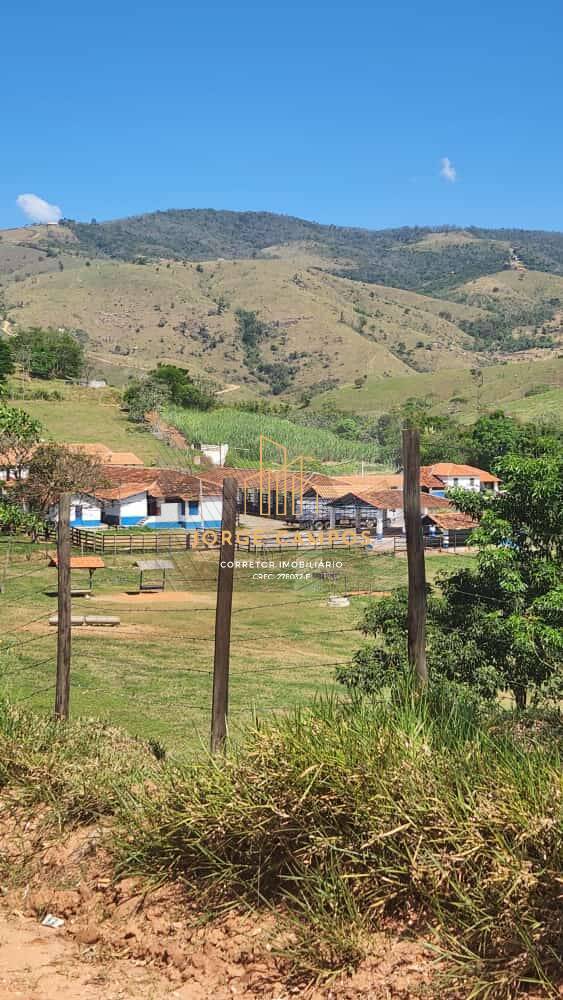 Fazenda à venda com 3 quartos, 117m² - Foto 1